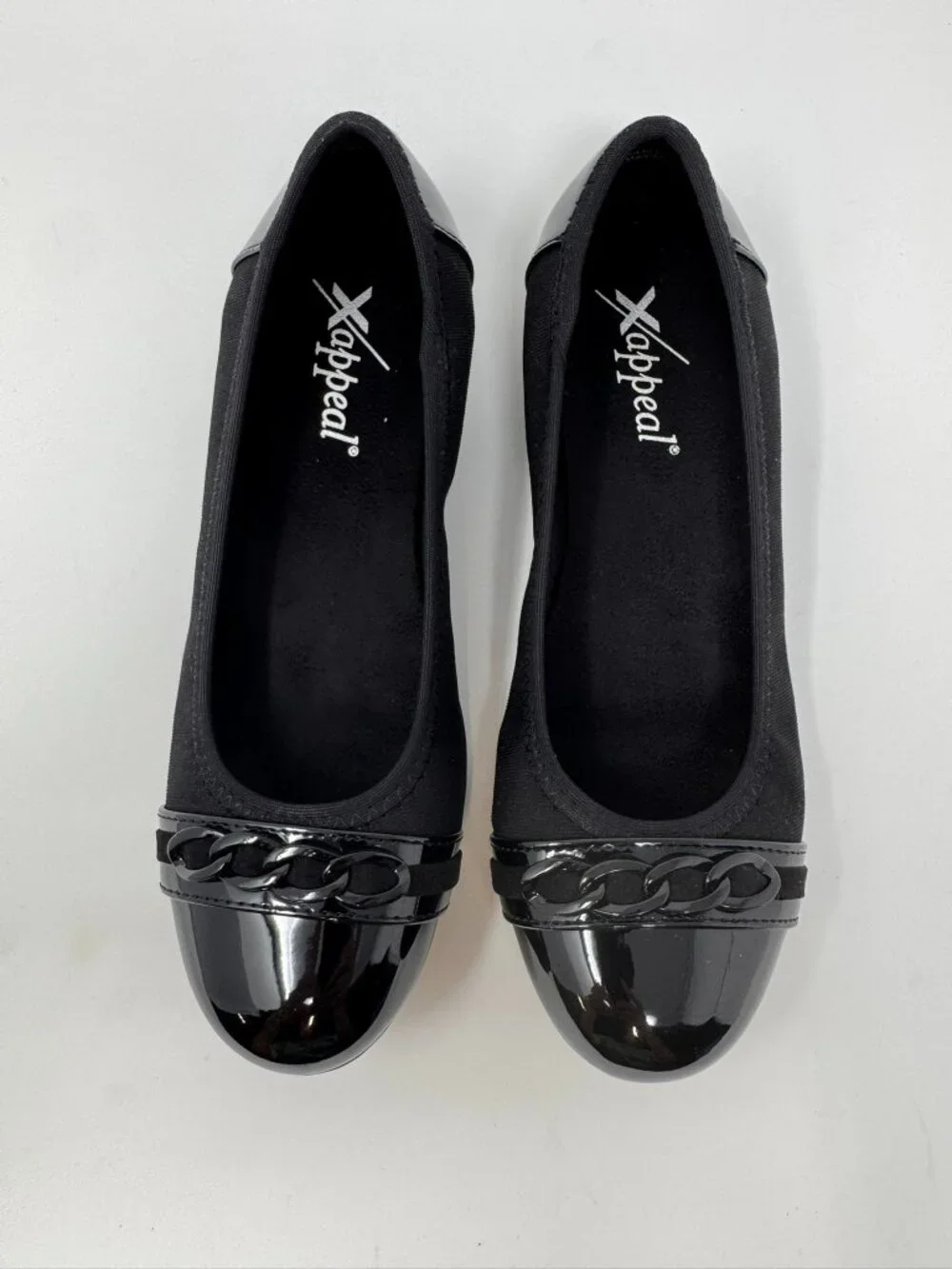 XAPPEAL KIDS BLACK AND PATENT DRESS SHOES SIZE 6